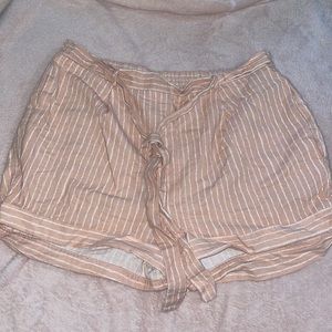 Striped shorts with faux pockets